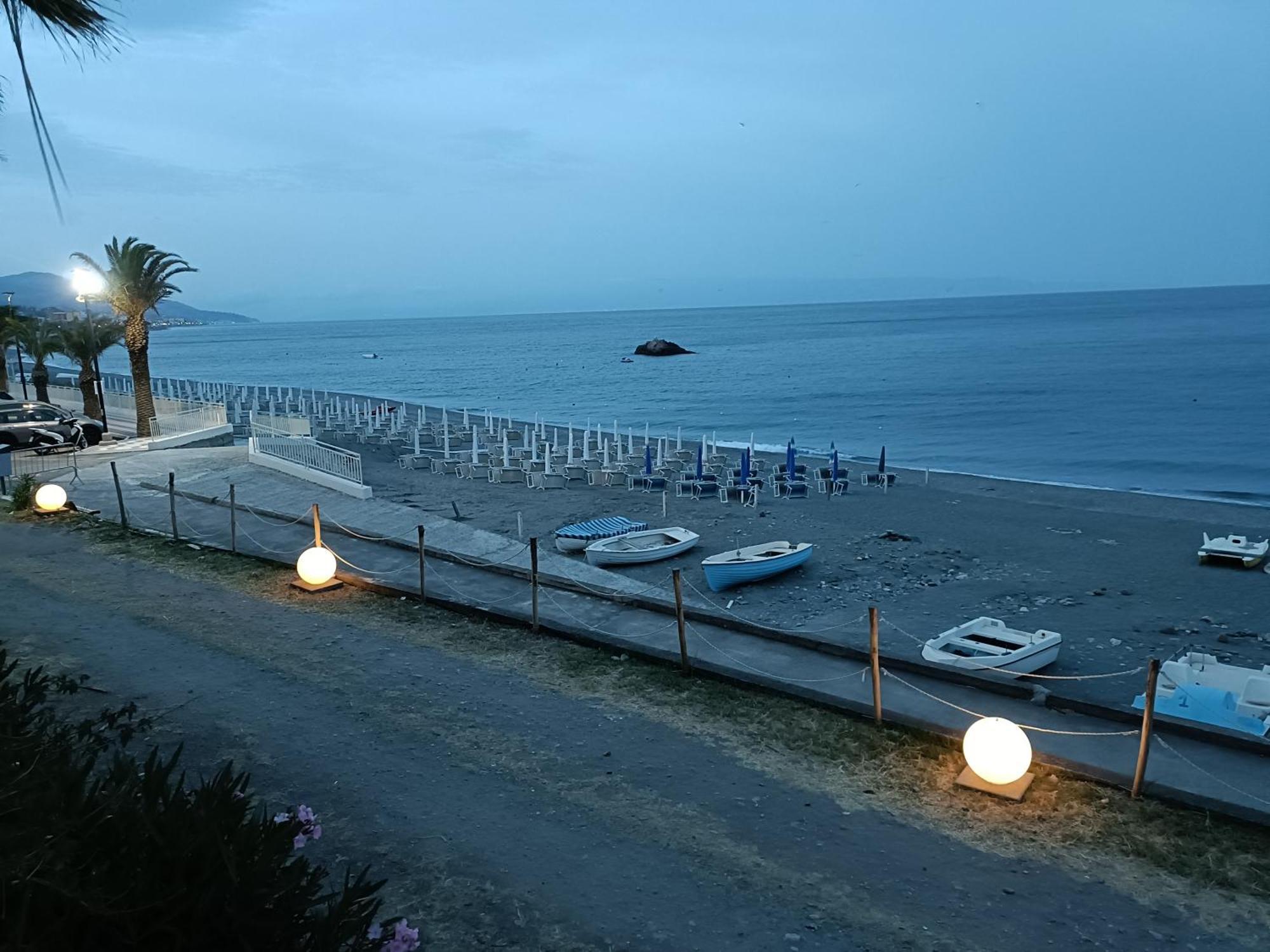 Casa Vacanze Margarita SantʼAlessio Siculo 外观 照片